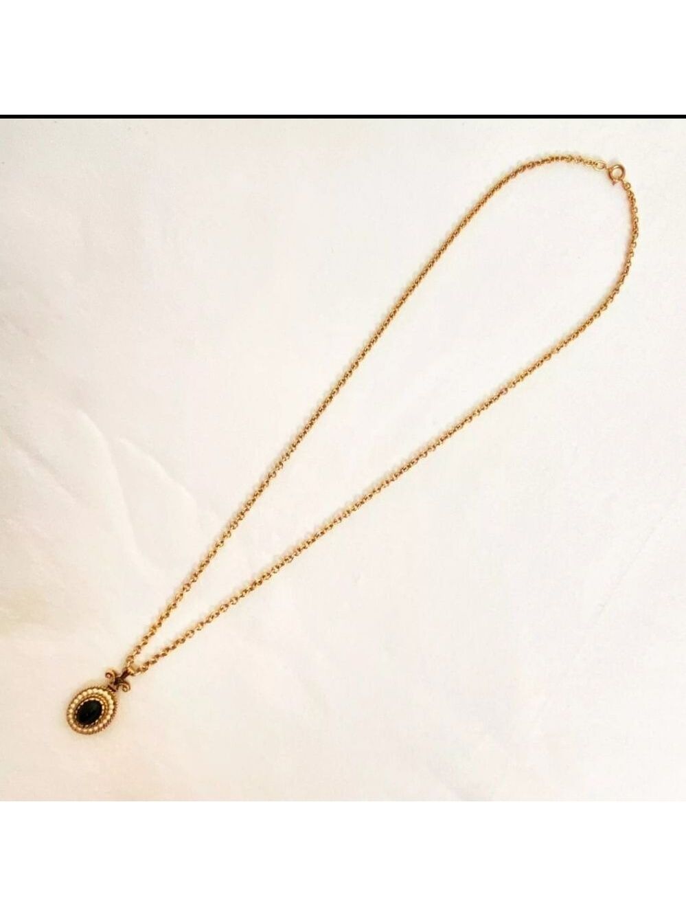 Avon Pendant Necklace Onyx Cabochon Encircled Pearlesque Beads Gold Tone Chain - Picture 5 of 14